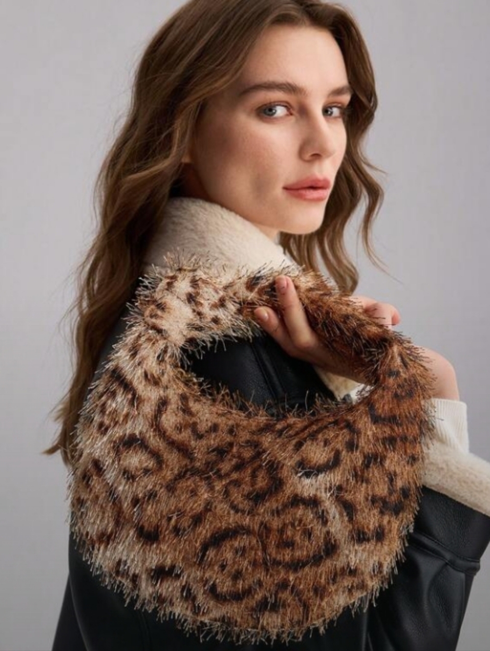 MOTF-Leopard Faux Fur Hobo Bag 🤎🖤